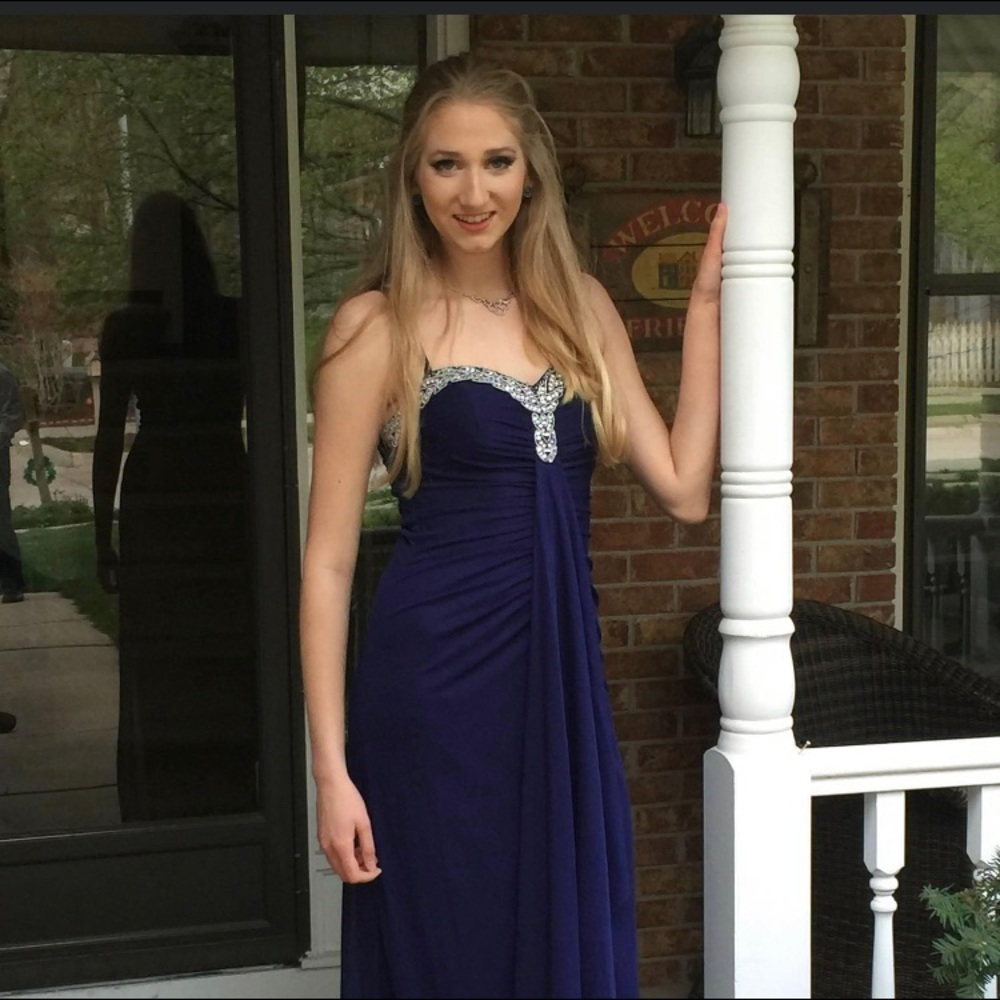 GORGEOUS midnight blue prom dress size 5/6
